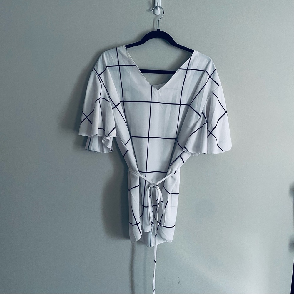 SHEIN Women's White & Black Striped Short Sleeve Top V Neck Blouse Plus Size 1XL